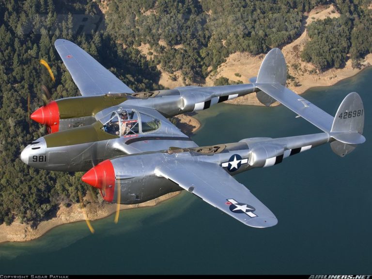 Avion P38